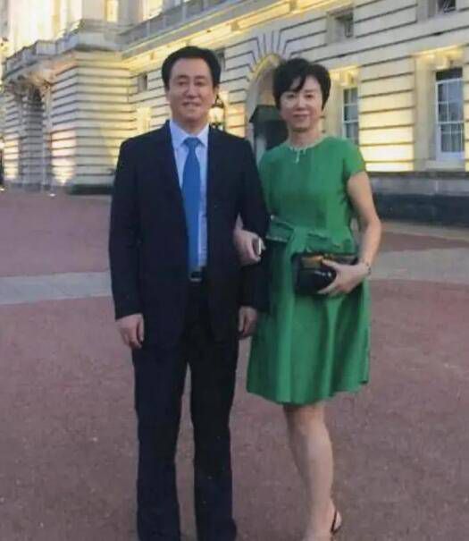 《大风杀》讲述民警与悍匪在边陲小镇的生死对决，辛柏青首次挑战反派，白客颠覆喜剧形象转型硬汉，看点满满！
