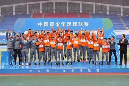李准基的经纪公司负责人表示，这组写真拍摄于5月2日，正是李准基入伍前一天。