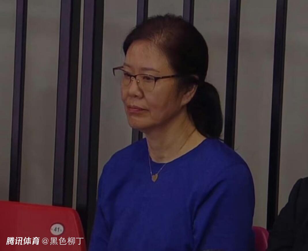 可可爱爱，喜迎新年功夫熊猫“相信你自己，你就是独一无二的神龙大侠”故事发生在安静祥和的“和平谷”。