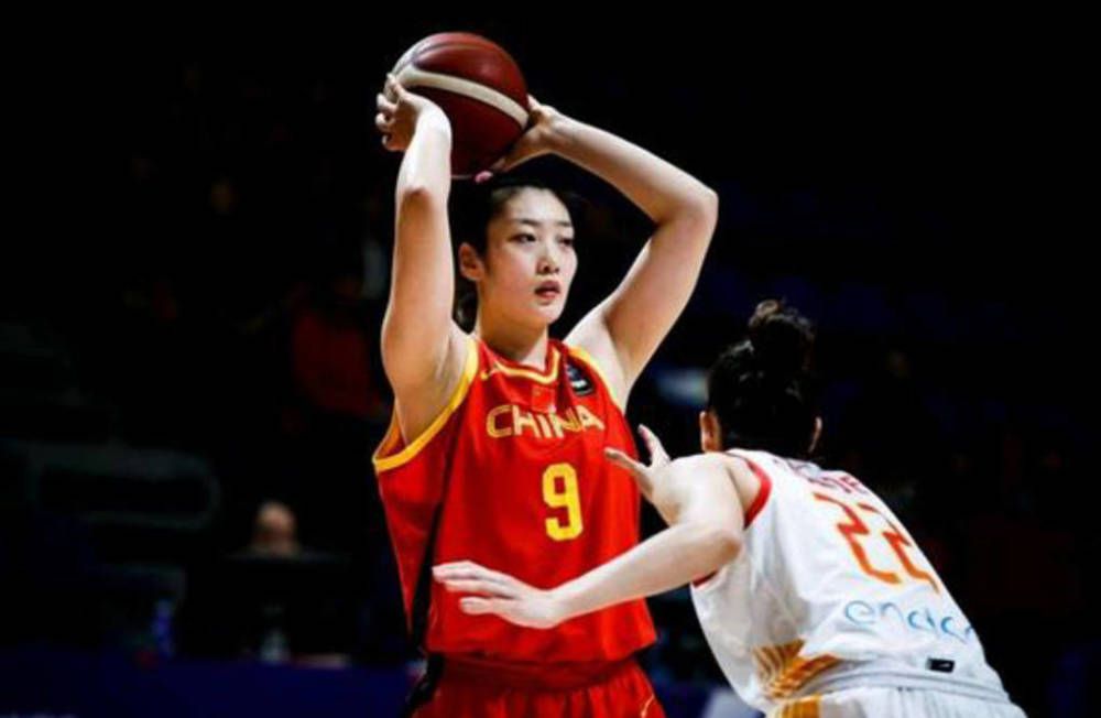 格伦·克洛斯、莎拉·保罗森、泰亚娜·泰勒、金·卡戴珊、妮... 法鲨归来！