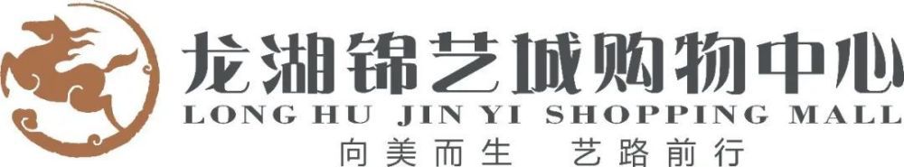瑞安·雷诺兹手牵手接女儿放学 休闲造型帅气出街 2024-06-07 当地时间6月6日，美国纽约，“小贱贱”瑞安·雷诺兹接女儿放学。
