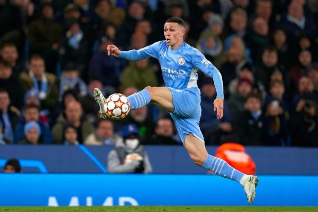 2025-10-26 今日影评|在别人的废墟里，胡阿姨种出了一个春天2025-10-26 花9年拍摄老人和她的花园 凭什么斩获国际大奖？