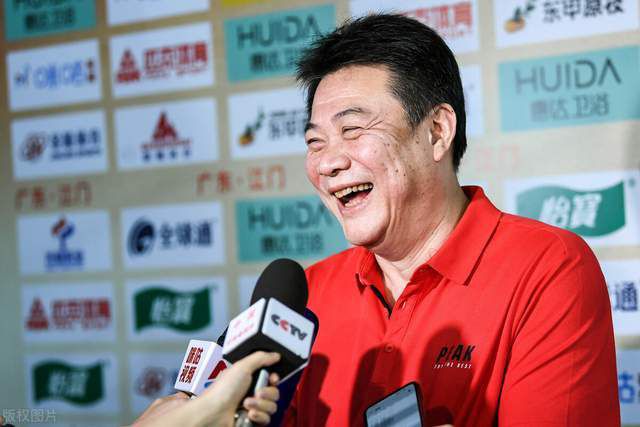叁 技术革新——造梦炼金石从早期神怪片中稚拙的特效尝试，到有声电影《歌女红牡丹》的第一声鸣响、彩色戏曲片《梁山伯与祝英台》的第一次晕染；