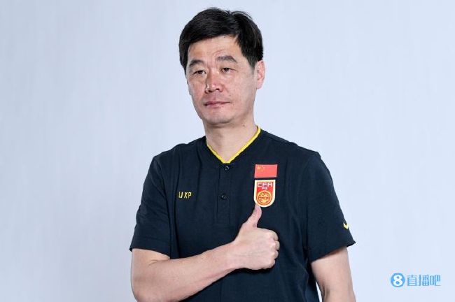 该片将有前作导演沙朗 《BJ单身日记3》片场照 科林叔显英伦绅士范儿 2015-10-09 近日，爱情喜电影《BJ单身日记3》曝光一组片场照，主演蕾妮·齐薇格和科林·费斯纷纷现身。