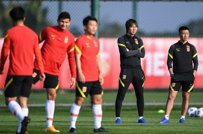 当天现身剧院的还有演员丽芙·泰勒、艾伦·卡明等。